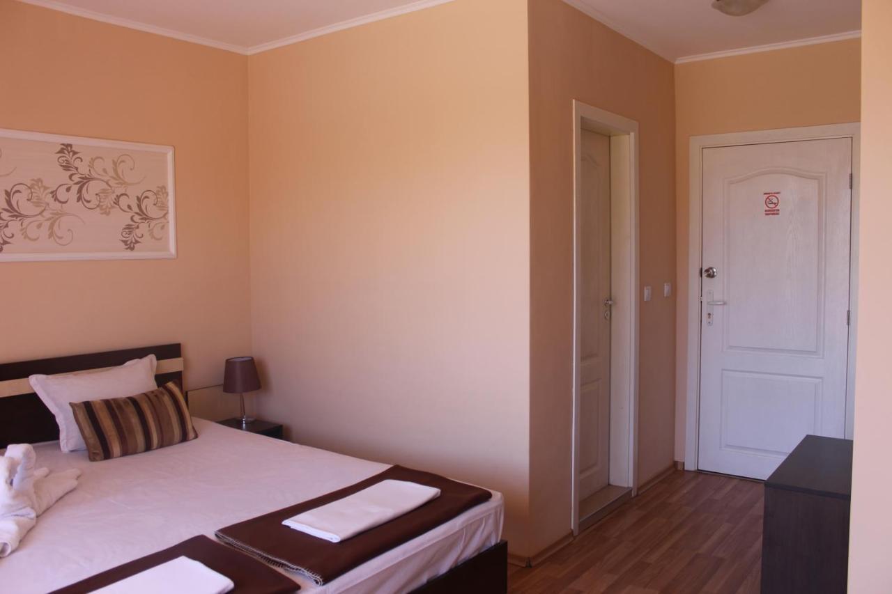 Respekt Guest House Sunny Beach Esterno foto