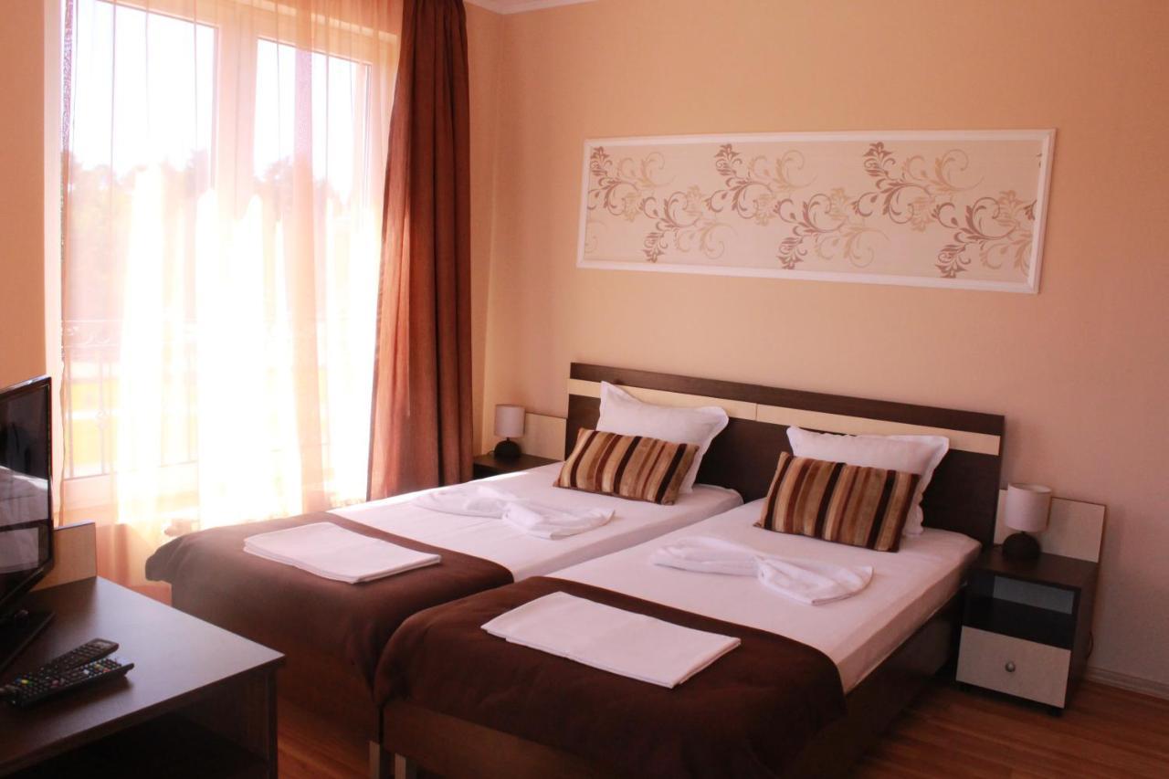 Respekt Guest House Sunny Beach Esterno foto