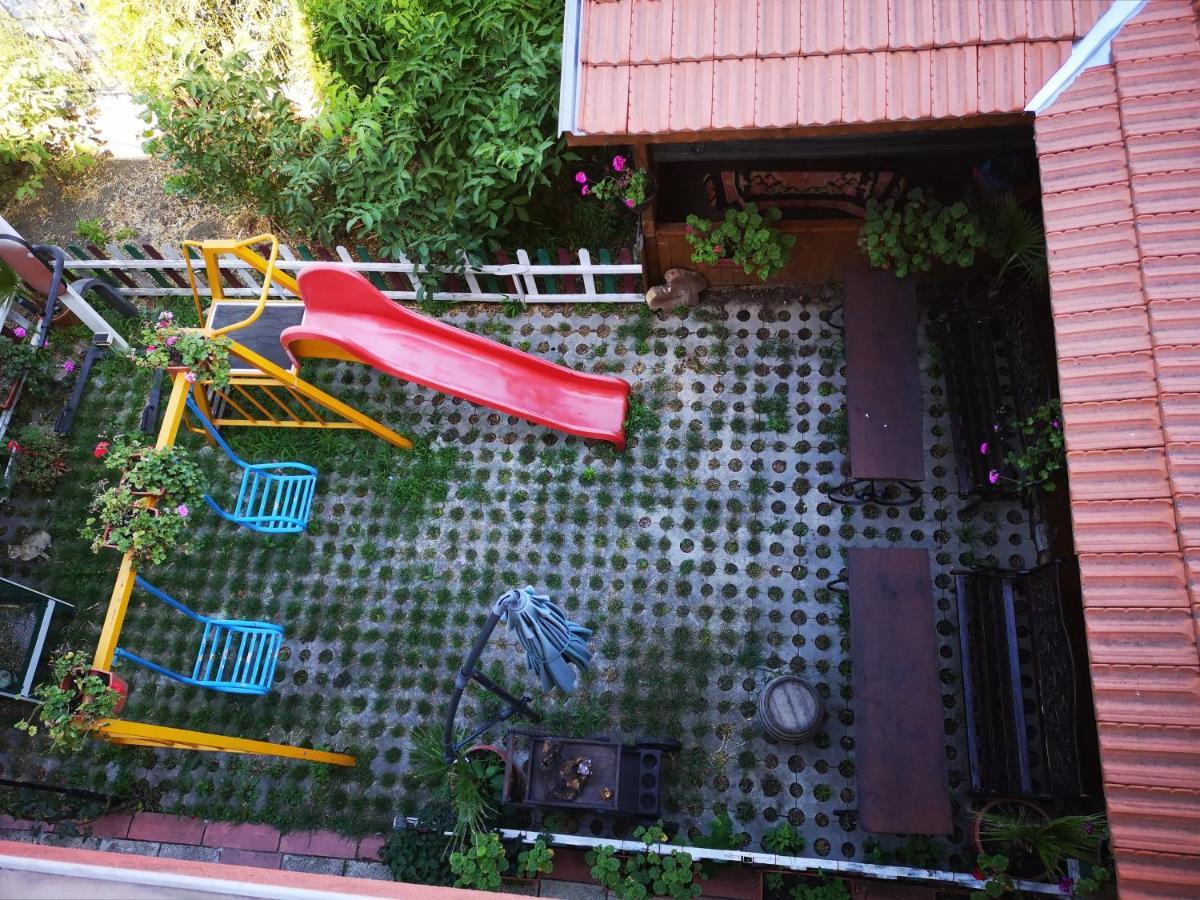 Respekt Guest House Sunny Beach Esterno foto