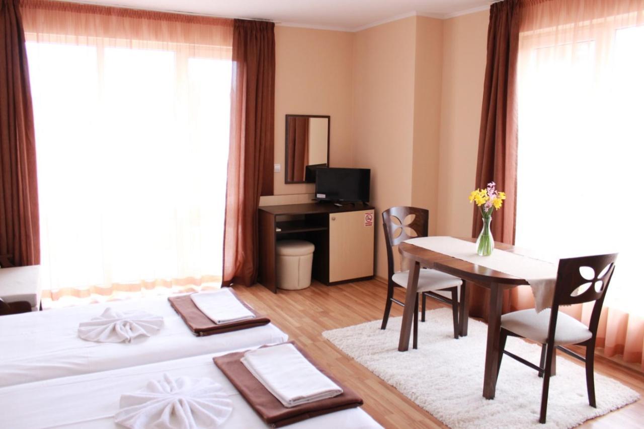Respekt Guest House Sunny Beach Esterno foto