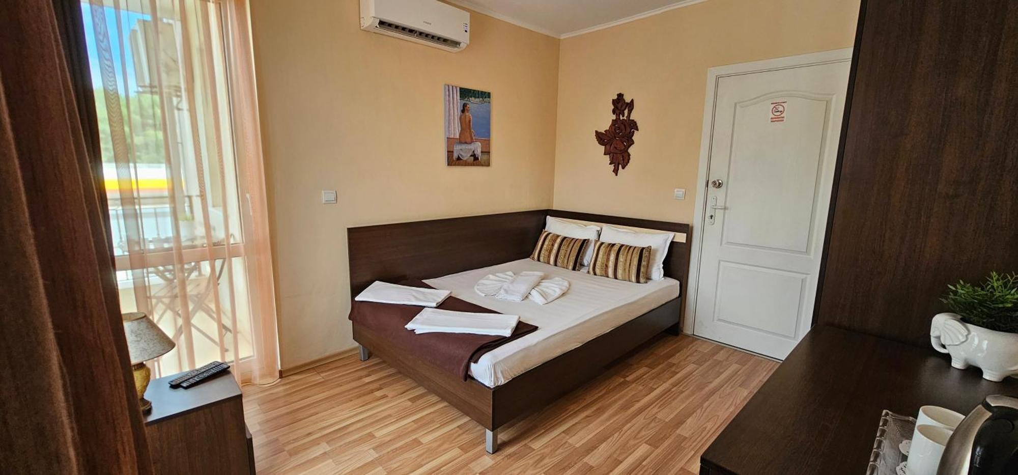 Respekt Guest House Sunny Beach Esterno foto
